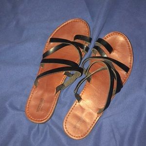Strappy sandals black